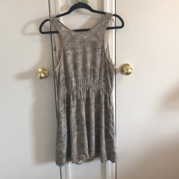 Beige and black polka dotted BCBG dress - Picture 3 of 4